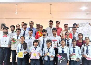 एसआर ग्रुप में  विश्व कागज दिवस