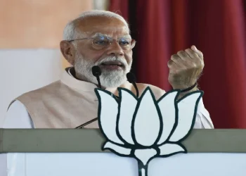 बीजेपी नेता ने कहा कि प्रधानमंत्री मोदी की वर्तमान रैली को ममता बनर्जी ने अनुमति नहीं दी।