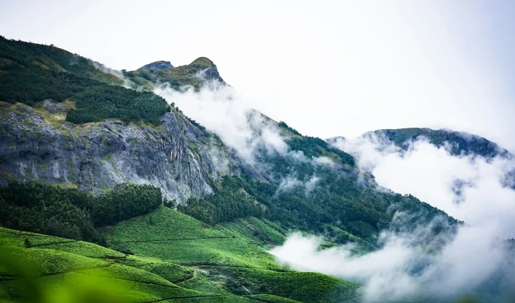 Mountain Calling: चिलचिलाती गर्मी ने जीना मुश्किल कर दिया: राहत पाने के लिए हिमाचल प्रदेश के इन पांच बेहतरीन स्थानों को देखें