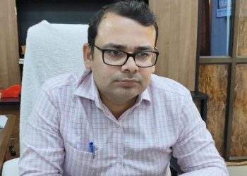 चंदौली में गेंहू खरीद में लापरवाही के मामले में बड़ी कार्रवाई की गई:  ADM ने 33 क्रय केंद्र प्रभारियों का वेतन रोका, बोले-लक्ष्य पूरा करने पर भुगतान किया जाएगा – Chandauli News