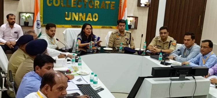मण्डलायुक्त ने की उन्नाव लोक सभा में मतदान एवं मतगणना की पूर्व तैयारियों की समीक्षा