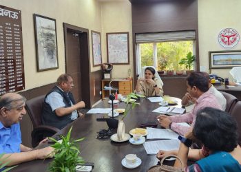 लखनऊ मंडल की आयुक्त डॉ. रोशन जैकब की अध्यक्षता में संक्रामक बीमारियों से बचाव पर चर्चा   