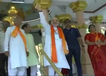 गृहमंत्री अमित शाह ने वोट डाला, इन सीटों पर दूसरे चरण की वोटिंग चल रही है