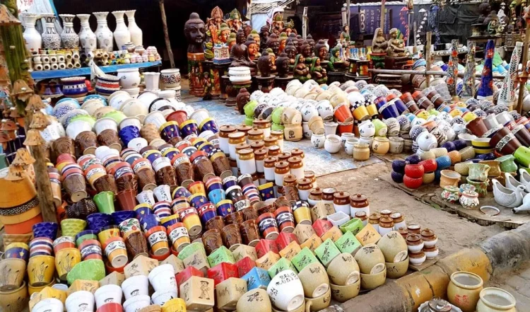 Banjara बाजार : गुरुग्राम के बंजारा मार्केट को एक बार जरूर देखें : बहुत सस्ते में मिलेंगे महंगे सामान!