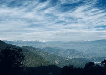Chamoli यात्रा: गर्मियों की छुट्टियों में तीन दिन की यात्रा पर चमोली जाएं, इस तरह करें योजना, आपको मज़ा मिलेगा