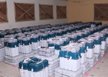 Maharashtra राज्य: शिवसेना-यूबीटी नेता से EVM में हेरफेर करने के लिए 2.5 करोड़ रुपये की मांग करने के आरोप में सेना का जवान गिरफ्तार