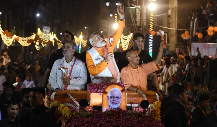 NDA नेताओं का जमावड़ा, प्रधानमंत्री मोदी के नामांकन में ये दिग्गज उपस्थित होंगे