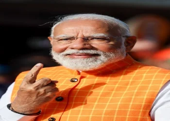 Loksabha Election 2024: प्रधानमंत्री मोदी ने गांधीनगर लोकसभा क्षेत्र में वोट डाला, फिर लोगों के बीच पहुंचे
