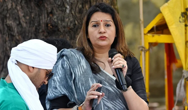 प्रियंका चतुर्वेदी ने कहा, श्रीकांत शिंदे के माथे पर ‘मेरा बाप गद्दार है’ लिखा जाना चाहिए।