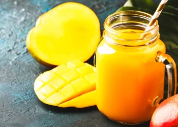 Mango Juice के लाभ ग्रीष्मकाल में आम के जूस का सेवन करने से मिलेंगे ये अद्भुत लाभ