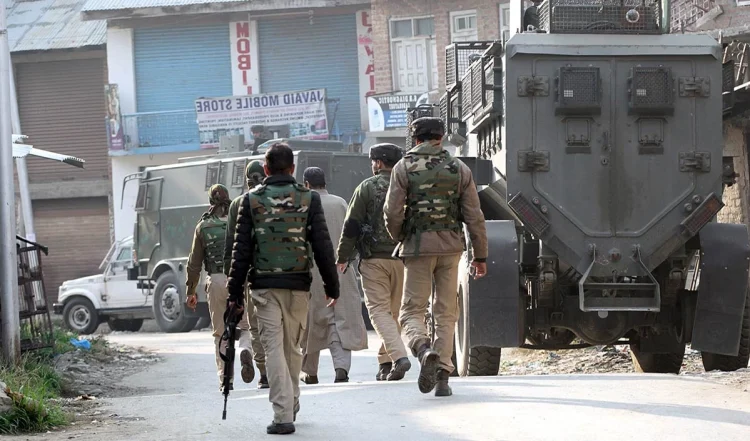 Jammu and Kashmir: राजौरी में सेना की चौकी पर आतंकवादी हमले की कोशिश नाकाम, खोज अभियान जारी है