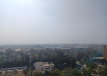 लखनऊ में हल्की धुंध के बाद दिनभर तेज धूप: पछुआ हवा ने बदला मौसम, लेकिन प्रदूषण स्तर में सुधार नहीं – Lucknow News