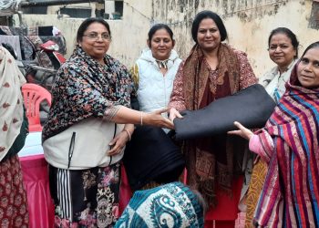 राधा स्नेह दरबार ने जरुरतमंदों में बांटे कम्बल
