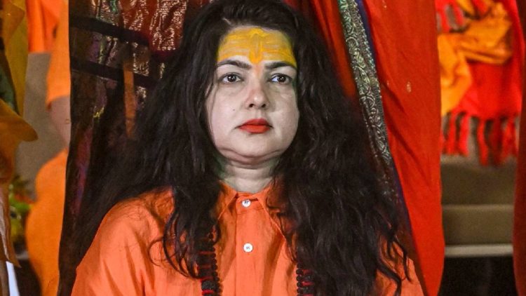 बॉलीवुड के ये कलाकार हैं ममता कुलकर्णी के रिश्तेदार।