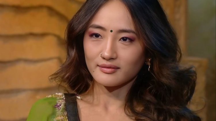 चुम दरांग ने ‘बिग बॉस 18’ से बाहर आते ही जश्न मनाया, फैंस के लिए लिखा खास संदेश।
