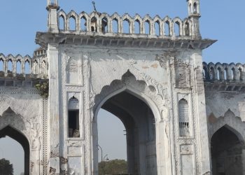 200 साल बाद छोटे इमामबाड़े का गेट फिर से चमकेगा: चूना, सुर्खी, बेल, गुड़ और पुरानी ईंटों से धरोहर को मजबूत किया जाएगा, फसाड गाइडलाइन होगी लागू – लखनऊ समाचार