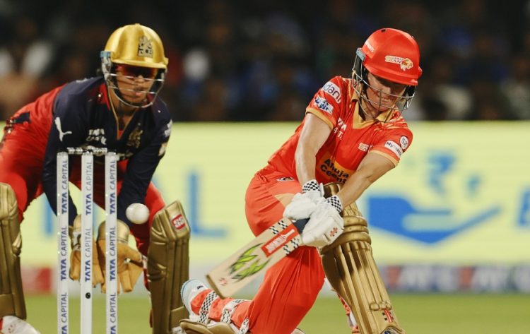 RCB को मिली करारी हार, स्मृति मंधाना रही फ्लॉप; गुजरात जायंट्स की कप्तान ने जड़ा अर्धशतक