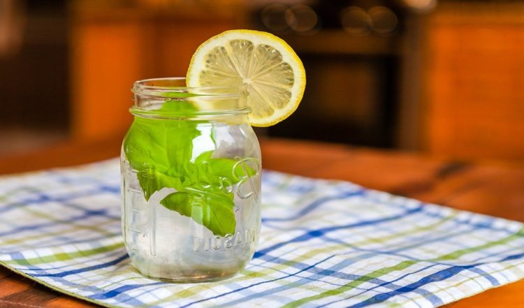 Healthy Drinks: डाइट में इन 4 हेल्दी ड्रिंक्स को शामिल करें, बढ़ती उम्र में भी त्वचा पर मिलेगा गजब का निखार