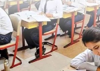 यूपी बोर्ड परीक्षा 2025: कानपुर में परीक्षा केंद्रों के बाहर जुटने लगे छात्र-छात्राएं, दोनों पालियों में 92,749 परीक्षार्थी होंगे शामिल – Kanpur News
