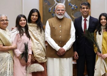 ऋषि सुनक ने परिवार संग पीएम मोदी से की मुलाकात, प्रधानमंत्री ने साझा की तस्वीरें