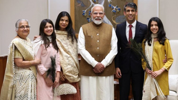 ऋषि सुनक ने परिवार संग पीएम मोदी से की मुलाकात, प्रधानमंत्री ने साझा की तस्वीरें