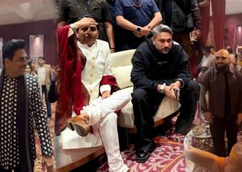 कुमार विश्वास की बेटी के रिसेप्शन में उदास चेहरे के साथ नजर आया ये सुपरस्टार सिंगर
