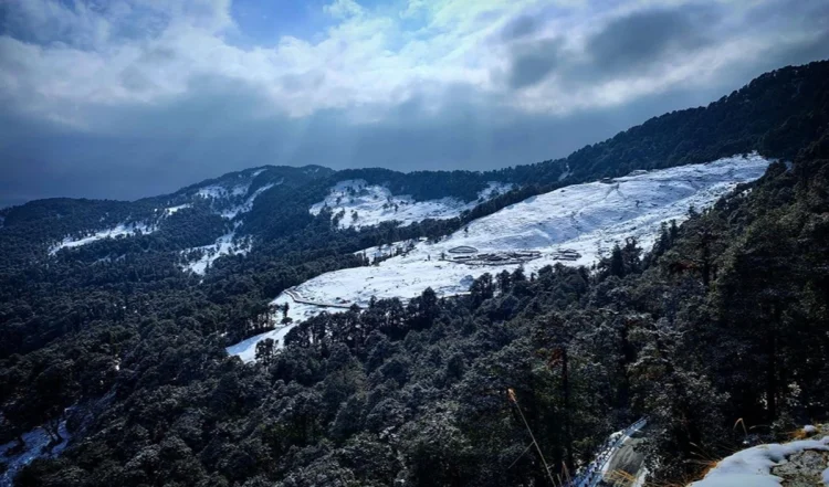 Romantic Places: अप्रैल में पार्टनर के साथ इन खूबसूरत जगहों पर बिताएं रोमांटिक पल, आपकी जिंदगी में आएगा रोमांस