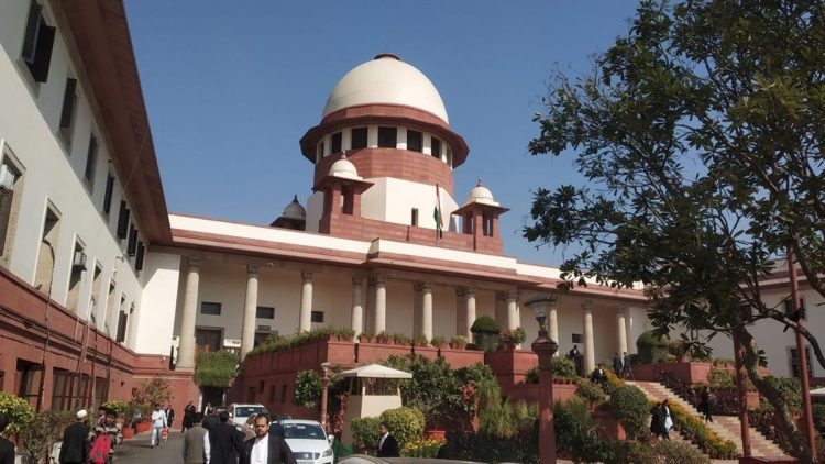 केंद्र सरकार राष्ट्रपति के लिए समयसीमा निर्धारित करने वाले सुप्रीम कोर्ट के फैसले को चुनौती दे सकती है।