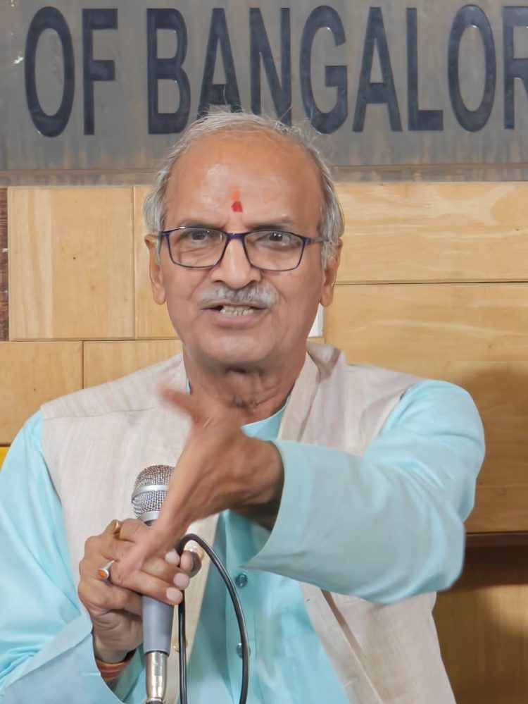 लोकतंत्र के प्रहरी हैं पत्रकार : देवी प्रसाद गुप्ता