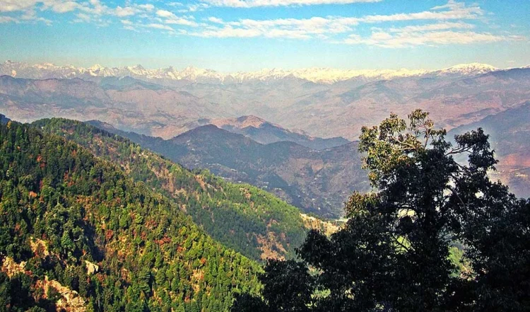 डलहौज़ी पर्यटन: शांति, प्राकृतिक खूबसूरती और औपनिवेशिक इतिहास का अनोखा मेल है डलहौज़ी।