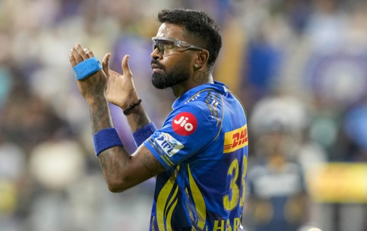 एक ओवर में 11 गेंदें फेंककर हार्दिक बने IPL के पहले कप्तान जिन्होंने यह कारनामा किया।