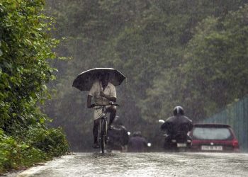 महाराष्ट्र में भी मानसून पहुँचा, दिल्ली-एनसीआर में गिरा तापमान; जानें मौसम की ताजा स्थिति।