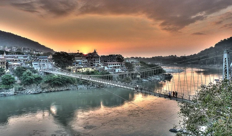ऋषिकेश की आध्यात्मिक यात्रा पर हैं? तो इन जगहों को जरूर देखें, नहीं तो आपकी यात्रा अधूरी रह सकती है।