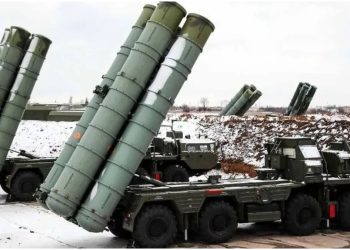 भारत के अलावा S-400 एयर डिफेंस सिस्टम किन देशों की सैन्य ताकत का हिस्सा है?