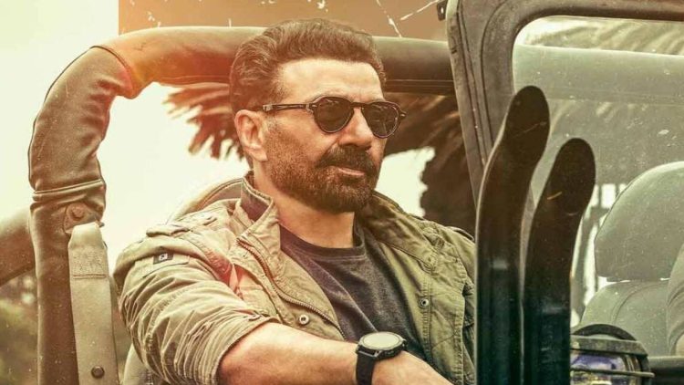 “‘बॉर्डर’ के सेट पर हुई झमाझम बारिश, चाय की चुस्कियों के साथ दिखे सनी देओल, वीडियो शेयर कर जीता दिल”