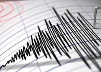 नेपाल की सीमा के पास तेज भूकंप, भारत और भूटान में भी महसूस हुआ असर; लोग अपने घरों से बाहर निकले।