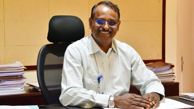 ‘ISRO की 10 सेटेलाइट्स 24 घंटे कर रही हैं निगरानी’, इसरो के चेयरमैन का बयान।