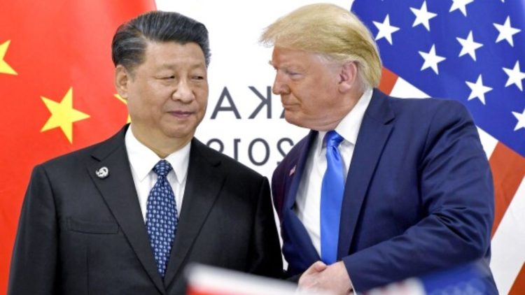 US-China Trade Deal: अमेरिका और चीन के बीच हुआ महत्वपूर्ण व्यापार समझौता, राष्ट्रपति ट्रंप ने साझा की जानकारी।