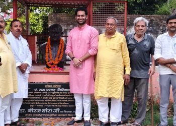 पाठ्यक्रमों में हो क्रान्तिकारियों की गाथा : वत्सल बोरा