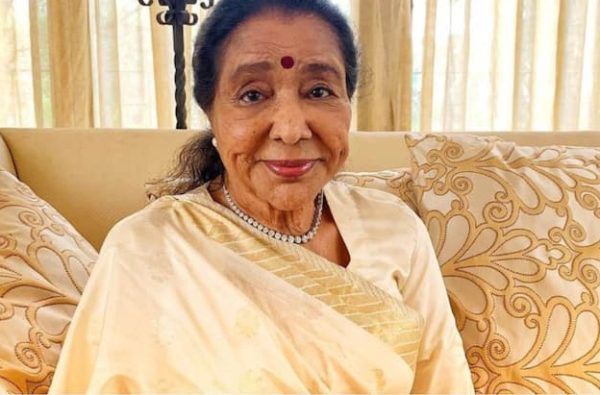 आशा भोसले की जादुई आवाज ने बदला बॉलीवुड का संगीत ट्रेंड, यादगार बना दीं कई फिल्में