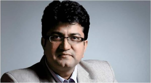 प्रसून जोशी ने मां की याद में लिखा था ये गीत, जो बना सुपरहिट ब्लॉकबस्टर