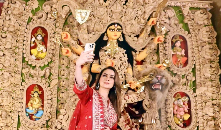 पश्चिम बंगाल में दुर्गा पूजा का उत्सव! इन 4 शहरों में मनाएं शानदार नवरात्रि