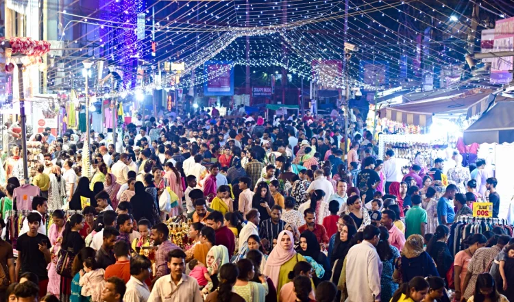 Navratri 2025: दिल्ली के इन बाजारों से करें नवरात्रि शॉपिंग, जरूरत का सामान मिलेगा सस्ते दामों पर