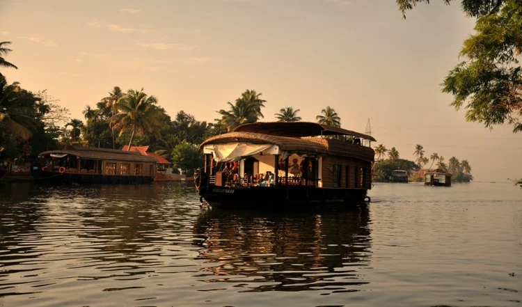 Travel Tips: सितंबर में इन जगहों पर मनाएं वेडिंग एनिवर्सरी, पार्टनर के साथ बिताएं रोमांटिक पल