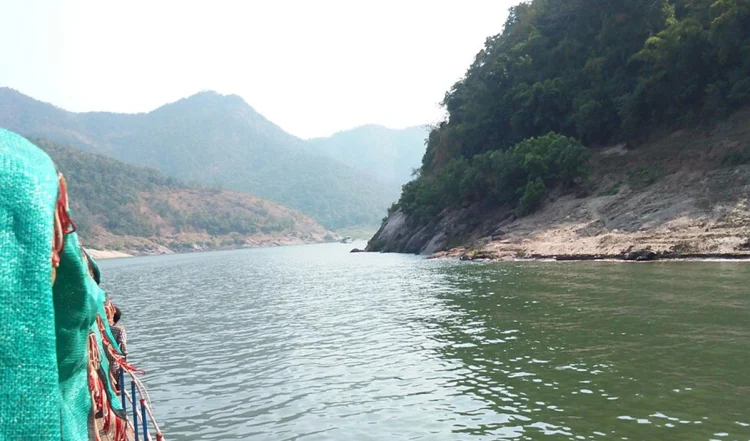 Andhra Pradesh Tourism: प्रकृति की अद्भुत खूबसूरती से भरपूर, मन को सुकून देने वाला स्वर्गिक स्थल है पापीकोंडालु