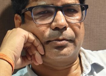 राजदरबार का अंधेरा और भीतर का उजाला