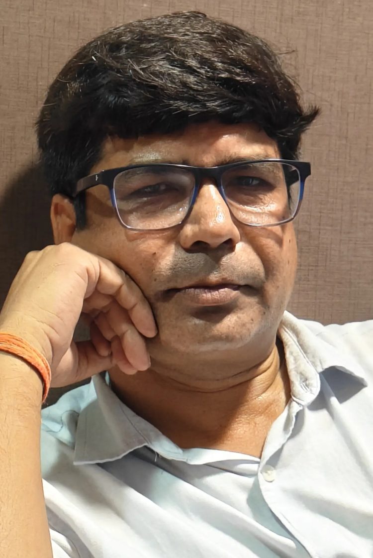 राजदरबार का अंधेरा और भीतर का उजाला