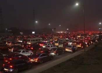 Republic Day 2026 Traffic Advisory: दिल्ली में किन रास्तों पर रहेगा प्रतिबंध, Metro का क्या होगा शेड्यूल? जानें पूरा प्लान