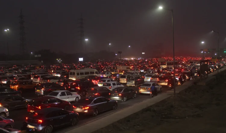 Republic Day 2026 Traffic Advisory: दिल्ली में किन रास्तों पर रहेगा प्रतिबंध, Metro का क्या होगा शेड्यूल? जानें पूरा प्लान