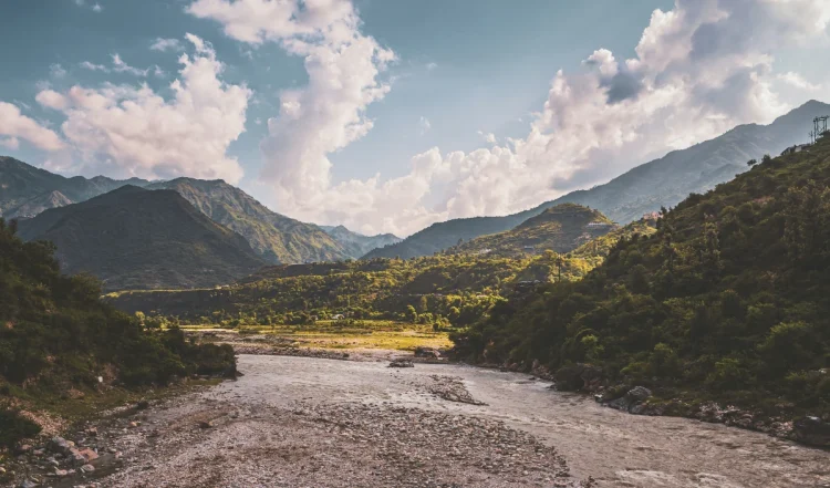 बर्फ से लकदक यमुनोत्री वैली, हनुमान चट्टी से शुरू करें रोमांचक विंटर एडवेंचर ट्रेक
